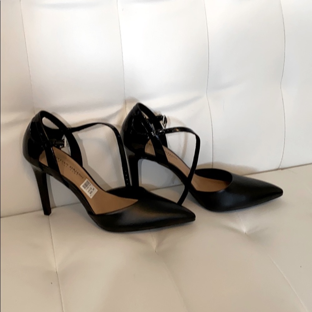 Black stilettos pumps